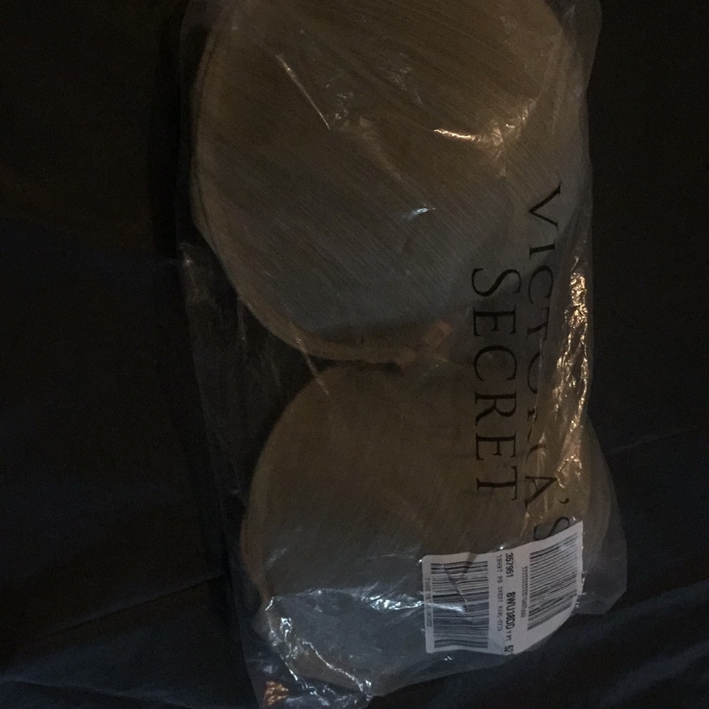 T-shirt Bra unopened from Victoria Secret